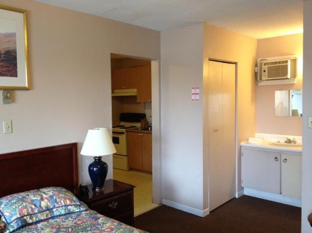 Lotus Motel Cobourg Ngoại thất bức ảnh