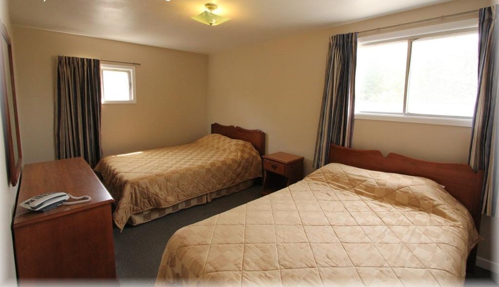 Lotus Motel Cobourg Phòng bức ảnh