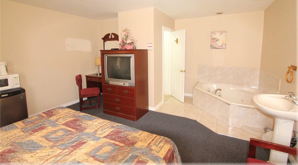 Lotus Motel Cobourg Ngoại thất bức ảnh