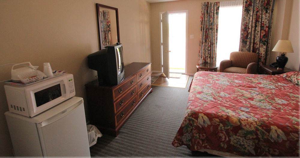 Lotus Motel Cobourg Ngoại thất bức ảnh